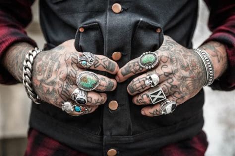 30 Codo De Tatuajes Para Hombres. Para hombres, tatuajes en el codo puede representar la creatividad, así como un inusualmente alto umbral para el dolor. A causa de su sensibilidad y torpe ubicación, fresco codo tatuajes requieren imaginación y el pensamiento abstracto para crear un diseño que es verdaderamente significativo. Si …